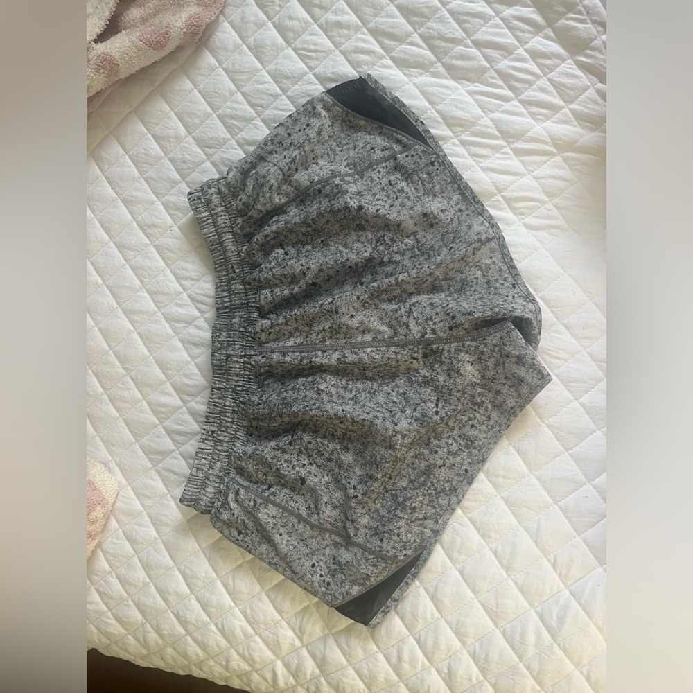 Lululemon hotty hot shorts size 8